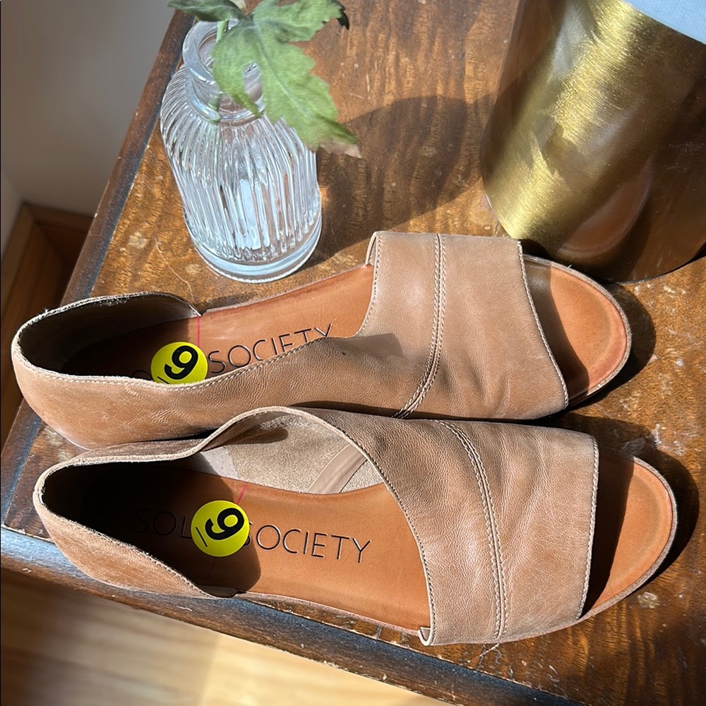 Sole Society Tan Sandals with Peep-Toe Design